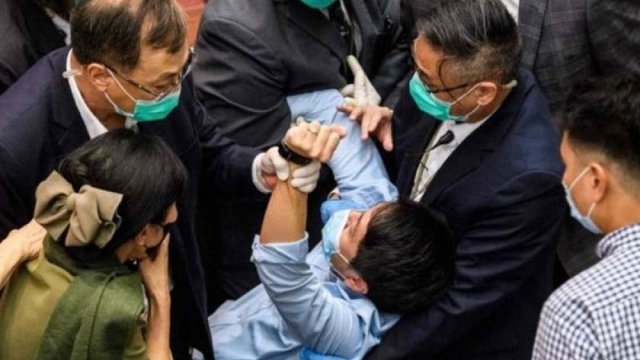 হংকংয়ে নতুন বিতর্কিত নিরাপত্তা আইন চালু করছে চীন - দৈনিকশিক্ষা
