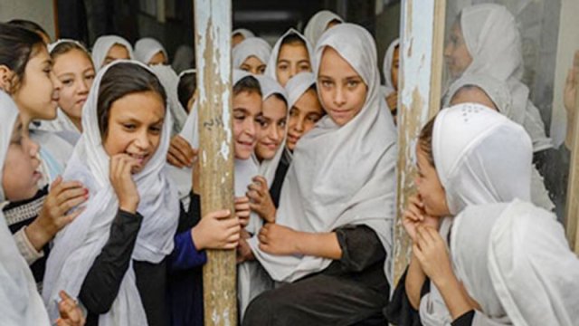 শিগগিরই স্কুলে ফিরতে পারবে আফগানিস্তানের ছাত্রীরা - দৈনিকশিক্ষা