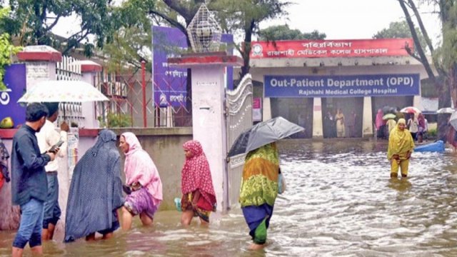 Rain, flash flood wreak havoc in north part of Bangladesh - Dainikshiksha