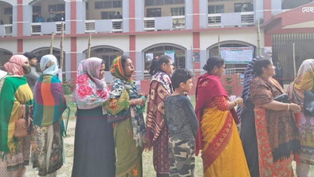 ময়মনসিংহ ও কুমিল্লা সিটিতে ভোটগ্রহণ চলছে - দৈনিকশিক্ষা