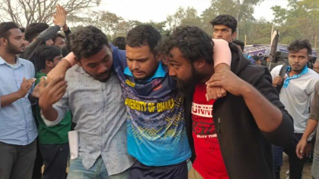 DU players attacked during Inter-University Cricket final at RU - Dainikshiksha