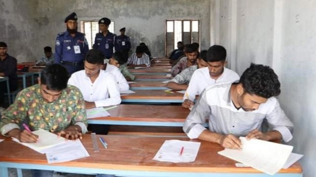 48 youth get police jobs at Tk 120 in Faridpur - Dainikshiksha