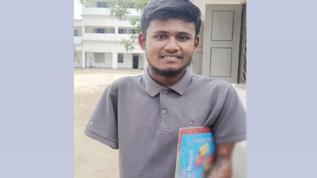 Determined Rabbi overcomes disability to ace SSC exams with feet