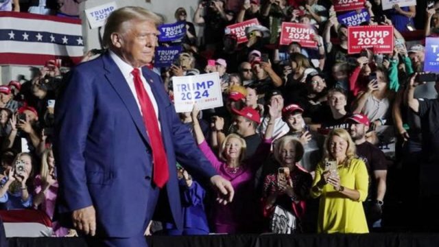 Trump vows to fight 'anti-white' sentiment in US