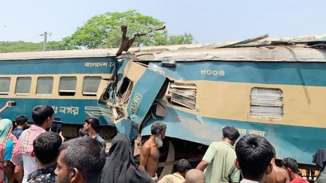 Dhaka's train link with north-western parts of country snapped after train accident in Gazipur - Dainikshiksha