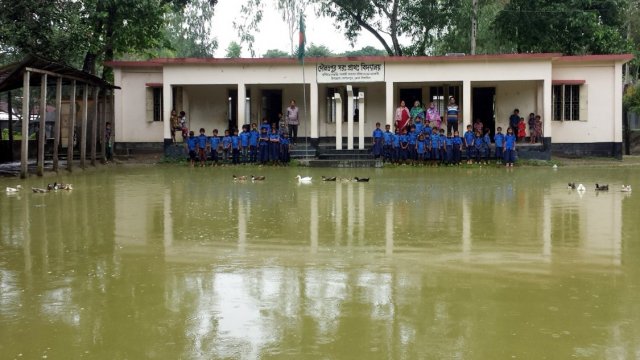 বন্যা: রংপুর বিভাগের সহস্রাধিক স্কুল বন্ধ - দৈনিকশিক্ষা