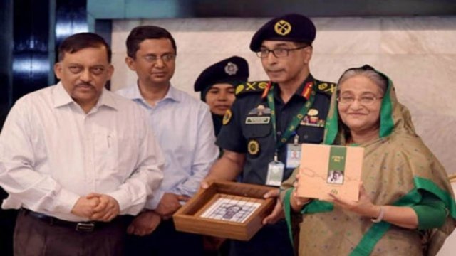 PM unveils cover of book on Bangabandhu’s prison life - Dainikshiksha