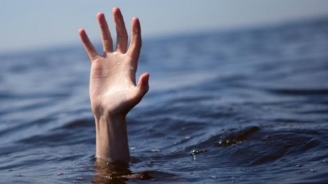Brac university student drowns in Bay - Dainikshiksha