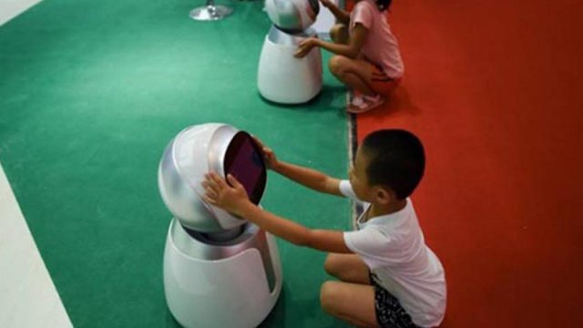 Robot wars: China shows off automated doctors, teachers and combat stars - Dainikshiksha