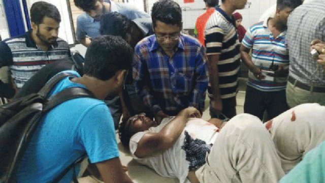 8 injured DU, BUET, IUB students at DMCH - Dainikshiksha