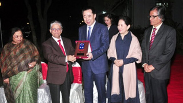 Chinese ambassador calls on DU VC - Dainikshiksha