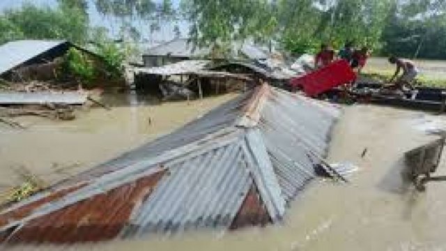 90 schools shut down amid deteriorating flood - Dainikshiksha