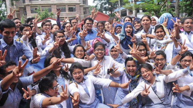 Girls take lead over boys - Dainikshiksha