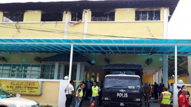 25 people, mostly students, killed in Malaysia school fire - Dainikshiksha