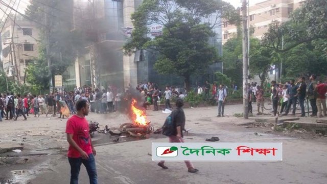 Dhaka’s Jigatala on edge as protesters, Awami League activists face off - Dainikshiksha